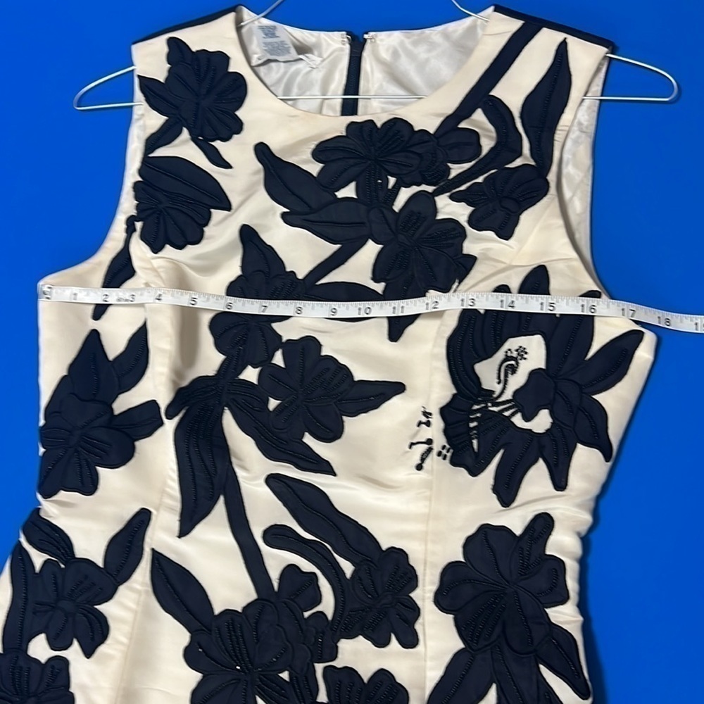 Oscar De La Renta Beaded Leaf Appliqué Faille Dress. Excellent Condition. Size 8 - Picture 13 of 13